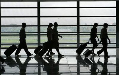 Vers la fin du dumping social des compagnies aériennes à bas coût en Europe ?