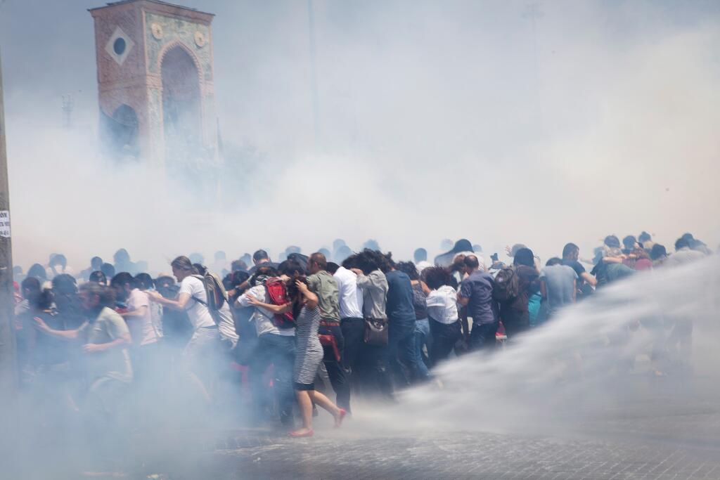 TURQUIE : DES ÉLECTIONS CONTESTABLES