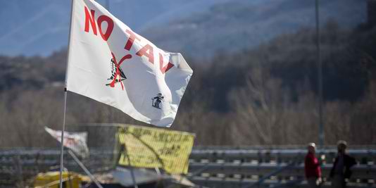 Ligne à grande vitesse Lyon-Turin : la bataille juridique commence