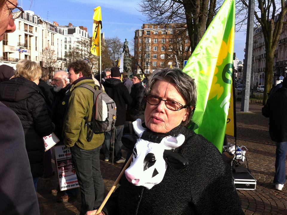 Soutien d&rsquo;EELV à la Confédération Paysanne : c&rsquo;est la ferme des 1000 vaches qui est hors-la-loi