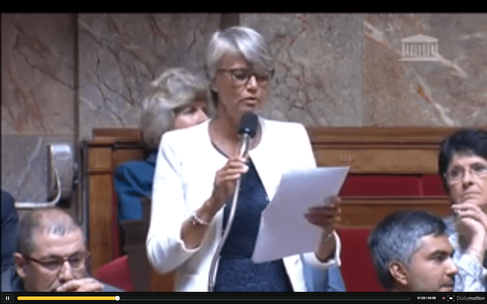 Véronique Massonneau interroge le gouvernement sur la fin de vie « Monsieur le 1er Ministre, on n’y comprend plus rien »