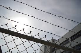 Prisons : Derrière le conflit social, l’enjeu de la surpopulation carcérale